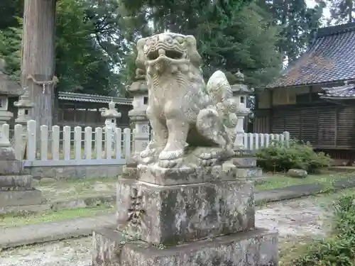 伊富岐神社の狛犬