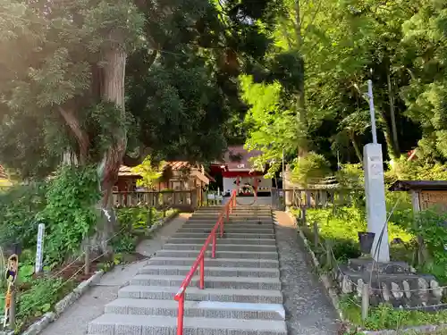 御座石神社の建物その他