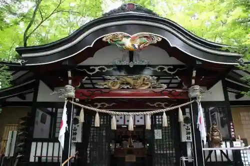 新屋山神社の本殿・本堂