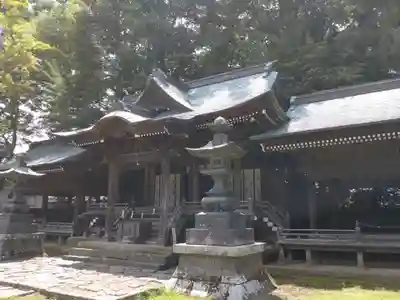 諏訪護国神社の本殿・本堂