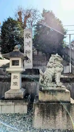 白金氷川神社の狛犬