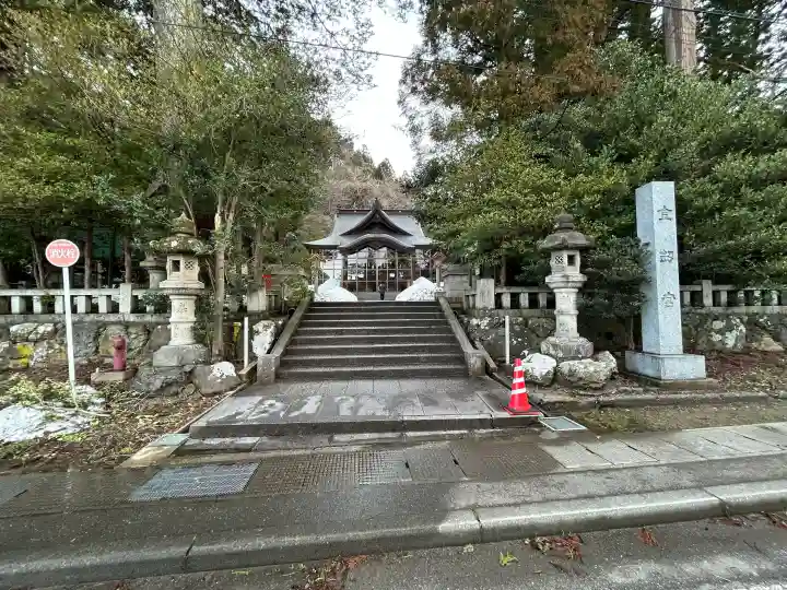 金剱宮の{uncategorized: "未分類", other: "その他", undefined: "問題あり", building: "その他建物", grave: "お墓", sacred_gate: "鳥居", guardian: "狛犬", statue: "像", buddha: "仏像", history: "歴史", nature: "自然", garden: "庭園", animal: "動物", pagoda: "塔", temizu: "手水舎", mountain_gate: "山門・神門", sanctuary: "本殿・本堂", subordinate: "末社・摂社", art: "芸術", scenery: "景色", jizo: "地蔵", ema: "絵馬", goshuin: "御朱印", omikuji: "おみくじ", items: "授与品その他", amulet: "お守り", goshuincho: "御朱印帳", eats: "食事", festival: "お祭り", votive_dance: "神楽", shichigosan: "七五三参", wedding: "結婚式", experience: "体験その他", initially: "初詣", around: "周辺", anti_infection: "感染症対策"}