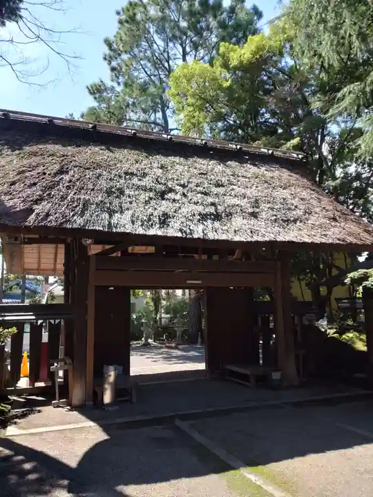 馬路石邊神社の山門・神門