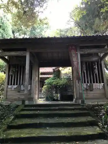 巖倉寺の山門・神門