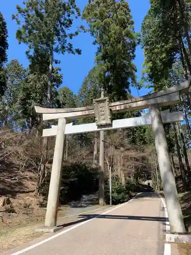 猿丸神社の鳥居