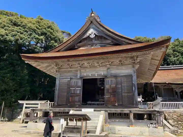 氣多大社の{uncategorized: "未分類", other: "その他", undefined: "問題あり", building: "その他建物", grave: "お墓", sacred_gate: "鳥居", guardian: "狛犬", statue: "像", buddha: "仏像", history: "歴史", nature: "自然", garden: "庭園", animal: "動物", pagoda: "塔", temizu: "手水舎", mountain_gate: "山門・神門", sanctuary: "本殿・本堂", subordinate: "末社・摂社", art: "芸術", scenery: "景色", jizo: "地蔵", ema: "絵馬", goshuin: "御朱印", omikuji: "おみくじ", items: "授与品その他", amulet: "お守り", goshuincho: "御朱印帳", eats: "食事", festival: "お祭り", votive_dance: "神楽", shichigosan: "七五三参", wedding: "結婚式", experience: "体験その他", initially: "初詣", around: "周辺", anti_infection: "感染症対策"}