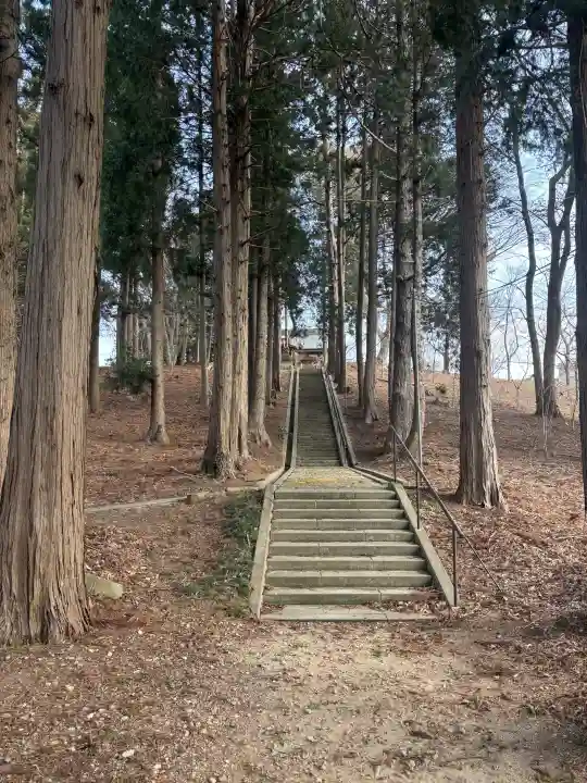 八幡神社の{uncategorized: "未分類", other: "その他", undefined: "問題あり", building: "その他建物", grave: "お墓", sacred_gate: "鳥居", guardian: "狛犬", statue: "像", buddha: "仏像", history: "歴史", nature: "自然", garden: "庭園", animal: "動物", pagoda: "塔", temizu: "手水舎", mountain_gate: "山門・神門", sanctuary: "本殿・本堂", subordinate: "末社・摂社", art: "芸術", scenery: "景色", jizo: "地蔵", ema: "絵馬", goshuin: "御朱印", omikuji: "おみくじ", items: "授与品その他", amulet: "お守り", goshuincho: "御朱印帳", eats: "食事", festival: "お祭り", votive_dance: "神楽", shichigosan: "七五三参", wedding: "結婚式", experience: "体験その他", initially: "初詣", around: "周辺", anti_infection: "感染症対策"}