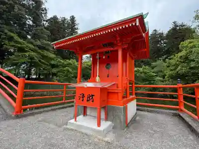 安志加茂神社の{uncategorized: "未分類", other: "その他", undefined: "問題あり", building: "その他建物", grave: "お墓", sacred_gate: "鳥居", guardian: "狛犬", statue: "像", buddha: "仏像", history: "歴史", nature: "自然", garden: "庭園", animal: "動物", pagoda: "塔", temizu: "手水舎", mountain_gate: "山門・神門", sanctuary: "本殿・本堂", subordinate: "末社・摂社", art: "芸術", scenery: "景色", jizo: "地蔵", ema: "絵馬", goshuin: "御朱印", omikuji: "おみくじ", items: "授与品その他", amulet: "お守り", goshuincho: "御朱印帳", eats: "食事", festival: "お祭り", votive_dance: "神楽", shichigosan: "七五三参", wedding: "結婚式", experience: "体験その他", initially: "初詣", around: "周辺", anti_infection: "感染症対策"}