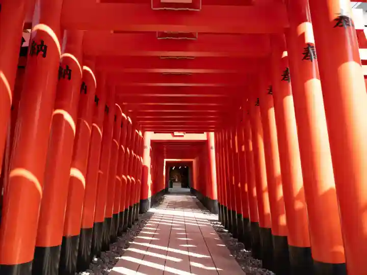 東京羽田 穴守稲荷神社の{uncategorized: "未分類", other: "その他", undefined: "問題あり", building: "その他建物", grave: "お墓", sacred_gate: "鳥居", guardian: "狛犬", statue: "像", buddha: "仏像", history: "歴史", nature: "自然", garden: "庭園", animal: "動物", pagoda: "塔", temizu: "手水舎", mountain_gate: "山門・神門", sanctuary: "本殿・本堂", subordinate: "末社・摂社", art: "芸術", scenery: "景色", jizo: "地蔵", ema: "絵馬", goshuin: "御朱印", omikuji: "おみくじ", items: "授与品その他", amulet: "お守り", goshuincho: "御朱印帳", eats: "食事", festival: "お祭り", votive_dance: "神楽", shichigosan: "七五三参", wedding: "結婚式", experience: "体験その他", initially: "初詣", around: "周辺", anti_infection: "感染症対策"}