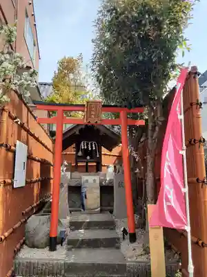 代沢稲荷の鳥居