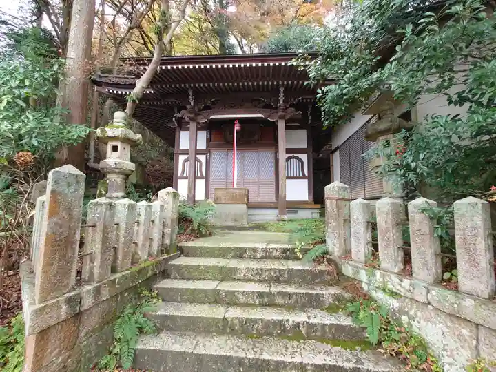 湯泉神社の本殿・本堂