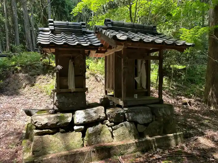 宇留破神社の末社・摂社
