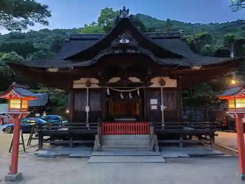 白鬚神社の本殿・本堂