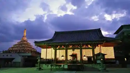 壬生寺の本殿・本堂