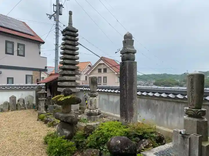 寶幢寺の{uncategorized: "未分類", other: "その他", undefined: "問題あり", building: "その他建物", grave: "お墓", sacred_gate: "鳥居", guardian: "狛犬", statue: "像", buddha: "仏像", history: "歴史", nature: "自然", garden: "庭園", animal: "動物", pagoda: "塔", temizu: "手水舎", mountain_gate: "山門・神門", sanctuary: "本殿・本堂", subordinate: "末社・摂社", art: "芸術", scenery: "景色", jizo: "地蔵", ema: "絵馬", goshuin: "御朱印", omikuji: "おみくじ", items: "授与品その他", amulet: "お守り", goshuincho: "御朱印帳", eats: "食事", festival: "お祭り", votive_dance: "神楽", shichigosan: "七五三参", wedding: "結婚式", experience: "体験その他", initially: "初詣", around: "周辺", anti_infection: "感染症対策"}
