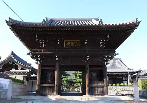 常楽寺の山門