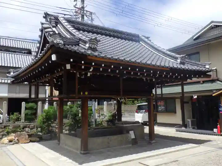 瀧尾神社の手水舎