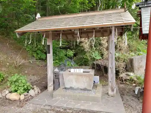 上湯川稲荷神社の手水舎