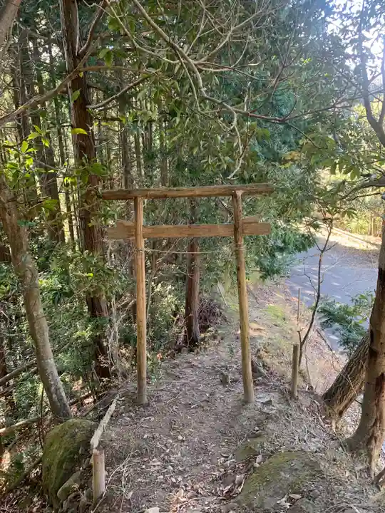山の神の鳥居