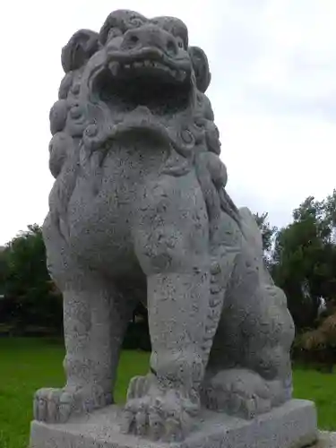 苫前神社の狛犬