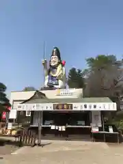 大前神社の像