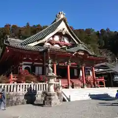 久遠寺の本殿