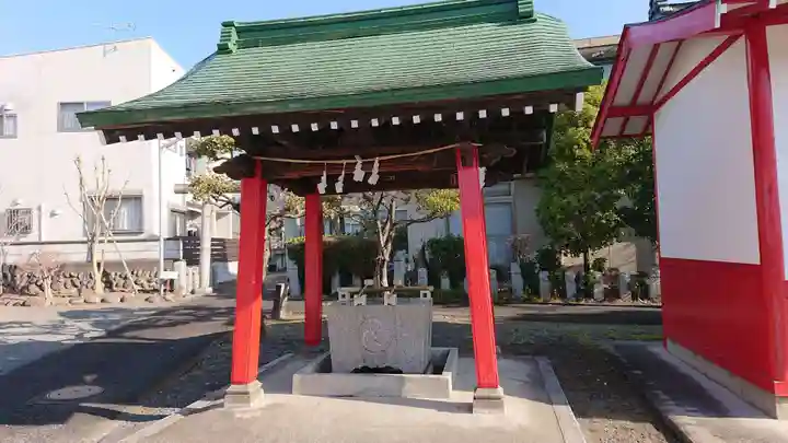 雷電神社の手水舎