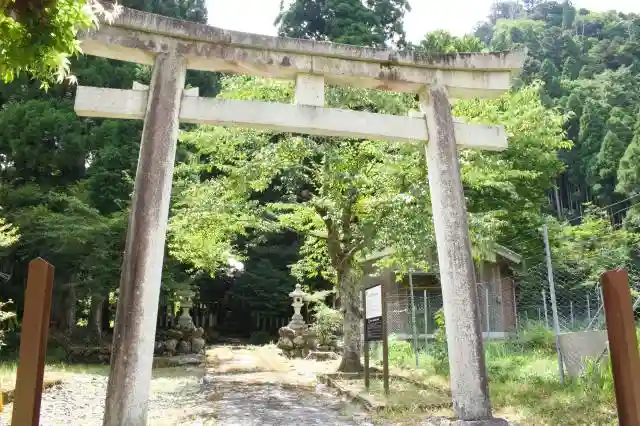 思子淵神社の鳥居