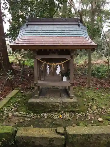 都萬神社の末社