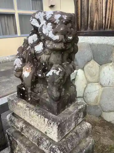 神明社（木曽川町黒田）の狛犬