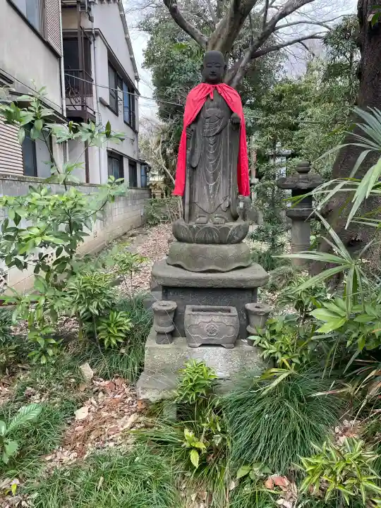 臨江寺の{uncategorized: "未分類", other: "その他", undefined: "問題あり", building: "その他建物", grave: "お墓", sacred_gate: "鳥居", guardian: "狛犬", statue: "像", buddha: "仏像", history: "歴史", nature: "自然", garden: "庭園", animal: "動物", pagoda: "塔", temizu: "手水舎", mountain_gate: "山門・神門", sanctuary: "本殿・本堂", subordinate: "末社・摂社", art: "芸術", scenery: "景色", jizo: "地蔵", ema: "絵馬", goshuin: "御朱印", omikuji: "おみくじ", items: "授与品その他", amulet: "お守り", goshuincho: "御朱印帳", eats: "食事", festival: "お祭り", votive_dance: "神楽", shichigosan: "七五三参", wedding: "結婚式", experience: "体験その他", initially: "初詣", around: "周辺", anti_infection: "感染症対策"}