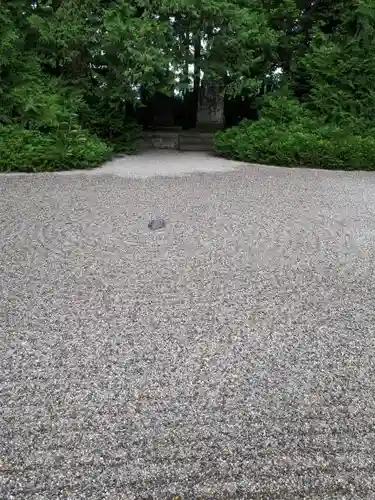 鎮守府八幡宮の庭園