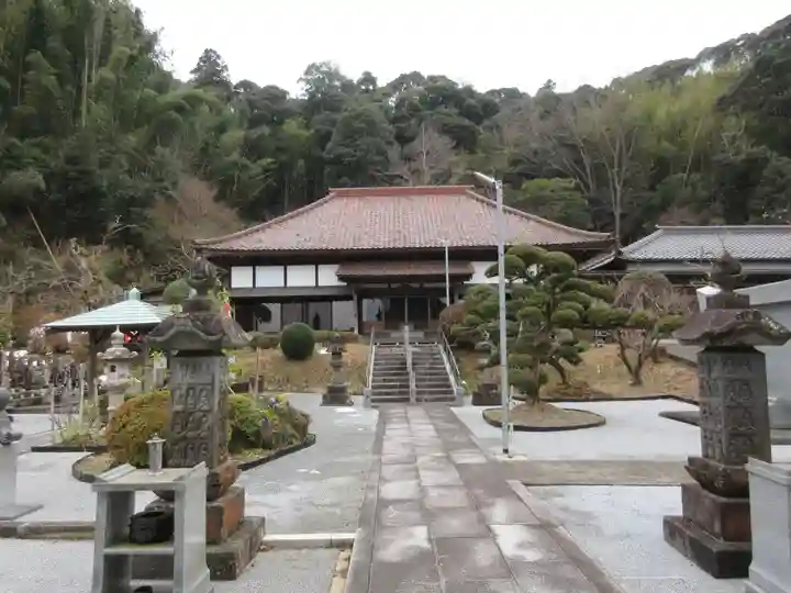 真高寺の本殿・本堂