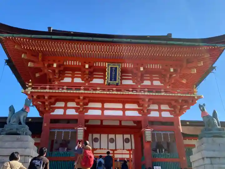 伏見稲荷大社の山門・神門