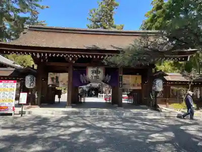建部大社の山門・神門