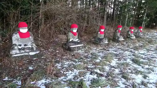 神社名不明の地蔵