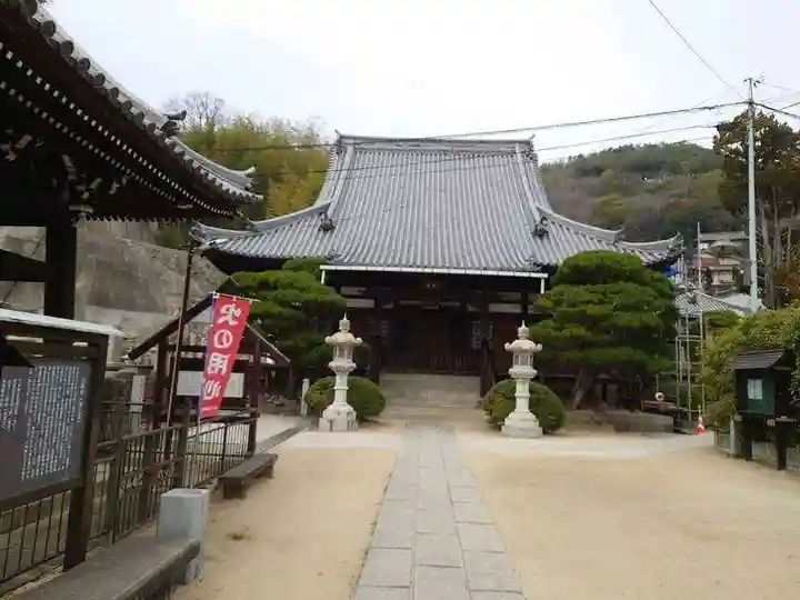 光明寺の本殿・本堂