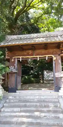 鳥居川御霊神社の山門・神門