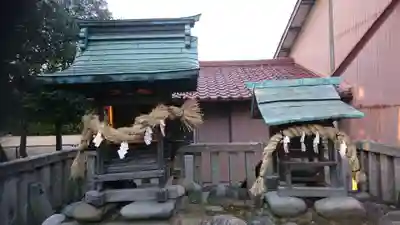 津嶋神社(萩原町西御堂)の末社・摂社