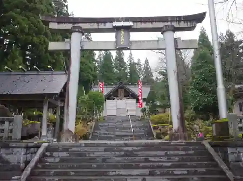 八海山尊神社の鳥居