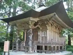 出羽神社(出羽三山神社)～三神合祭殿～の末社