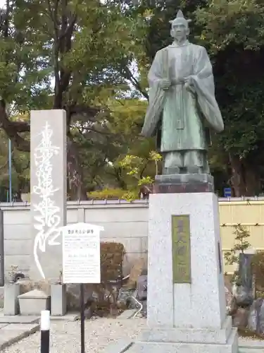 常泉寺の像