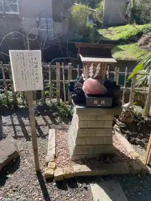 鶴峯八幡宮の{uncategorized: "未分類", other: "その他", undefined: "問題あり", building: "その他建物", grave: "お墓", sacred_gate: "鳥居", guardian: "狛犬", statue: "像", buddha: "仏像", history: "歴史", nature: "自然", garden: "庭園", animal: "動物", pagoda: "塔", temizu: "手水舎", mountain_gate: "山門・神門", sanctuary: "本殿・本堂", subordinate: "末社・摂社", art: "芸術", scenery: "景色", jizo: "地蔵", ema: "絵馬", goshuin: "御朱印", omikuji: "おみくじ", items: "授与品その他", amulet: "お守り", goshuincho: "御朱印帳", eats: "食事", festival: "お祭り", votive_dance: "神楽", shichigosan: "七五三参", wedding: "結婚式", experience: "体験その他", initially: "初詣", around: "周辺", anti_infection: "感染症対策"}
