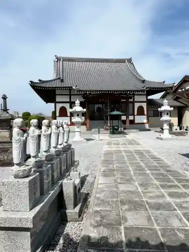 覚性院の{uncategorized: "未分類", other: "その他", undefined: "問題あり", building: "その他建物", grave: "お墓", sacred_gate: "鳥居", guardian: "狛犬", statue: "像", buddha: "仏像", history: "歴史", nature: "自然", garden: "庭園", animal: "動物", pagoda: "塔", temizu: "手水舎", mountain_gate: "山門・神門", sanctuary: "本殿・本堂", subordinate: "末社・摂社", art: "芸術", scenery: "景色", jizo: "地蔵", ema: "絵馬", goshuin: "御朱印", omikuji: "おみくじ", items: "授与品その他", amulet: "お守り", goshuincho: "御朱印帳", eats: "食事", festival: "お祭り", votive_dance: "神楽", shichigosan: "七五三参", wedding: "結婚式", experience: "体験その他", initially: "初詣", around: "周辺", anti_infection: "感染症対策"}