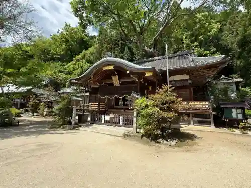 葛城一言主神社の{uncategorized: "未分類", other: "その他", undefined: "問題あり", building: "その他建物", grave: "お墓", sacred_gate: "鳥居", guardian: "狛犬", statue: "像", buddha: "仏像", history: "歴史", nature: "自然", garden: "庭園", animal: "動物", pagoda: "塔", temizu: "手水舎", mountain_gate: "山門・神門", sanctuary: "本殿・本堂", subordinate: "末社・摂社", art: "芸術", scenery: "景色", jizo: "地蔵", ema: "絵馬", goshuin: "御朱印", omikuji: "おみくじ", items: "授与品その他", amulet: "お守り", goshuincho: "御朱印帳", eats: "食事", festival: "お祭り", votive_dance: "神楽", shichigosan: "七五三参", wedding: "結婚式", experience: "体験その他", initially: "初詣", around: "周辺", anti_infection: "感染症対策"}