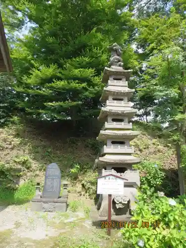 石都々古和気神社の塔