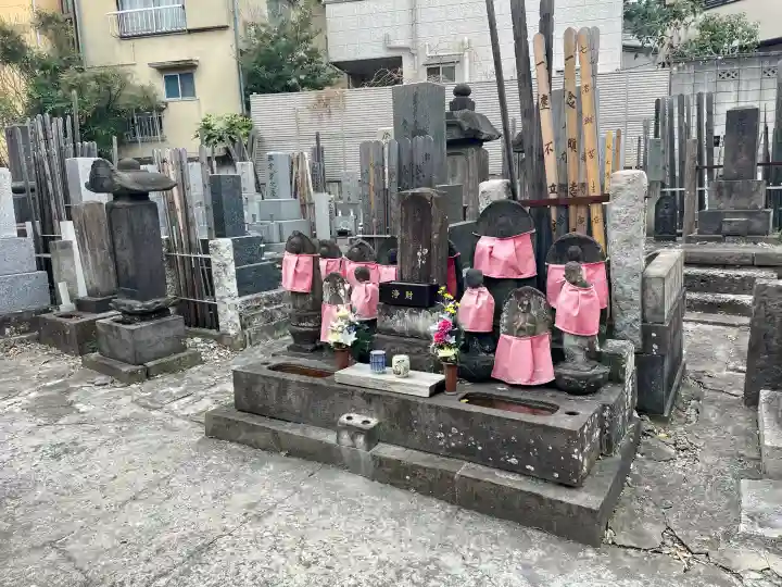 正慶寺の{uncategorized: "未分類", other: "その他", undefined: "問題あり", building: "その他建物", grave: "お墓", sacred_gate: "鳥居", guardian: "狛犬", statue: "像", buddha: "仏像", history: "歴史", nature: "自然", garden: "庭園", animal: "動物", pagoda: "塔", temizu: "手水舎", mountain_gate: "山門・神門", sanctuary: "本殿・本堂", subordinate: "末社・摂社", art: "芸術", scenery: "景色", jizo: "地蔵", ema: "絵馬", goshuin: "御朱印", omikuji: "おみくじ", items: "授与品その他", amulet: "お守り", goshuincho: "御朱印帳", eats: "食事", festival: "お祭り", votive_dance: "神楽", shichigosan: "七五三参", wedding: "結婚式", experience: "体験その他", initially: "初詣", around: "周辺", anti_infection: "感染症対策"}
