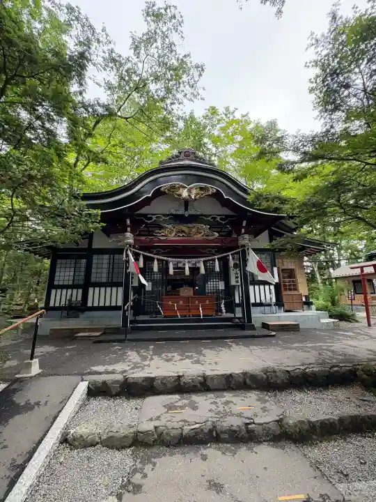 新屋山神社(山梨県)