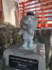 阿賀神社の像