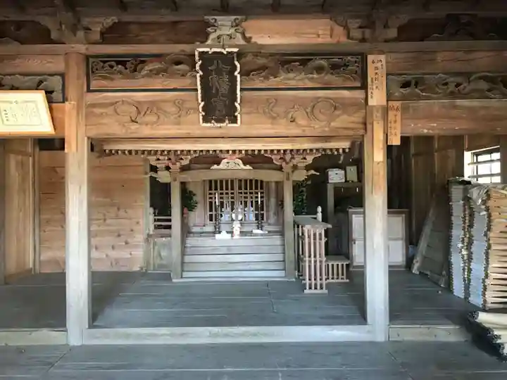 八幡神社の本殿・本堂